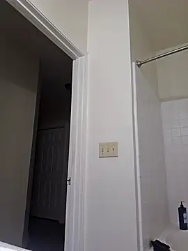 Snapshot of ceedevon13 chatting on February 23, 2026, 3:42 pm ceedevon13 online show from February 23, 2026, 3:42 pm