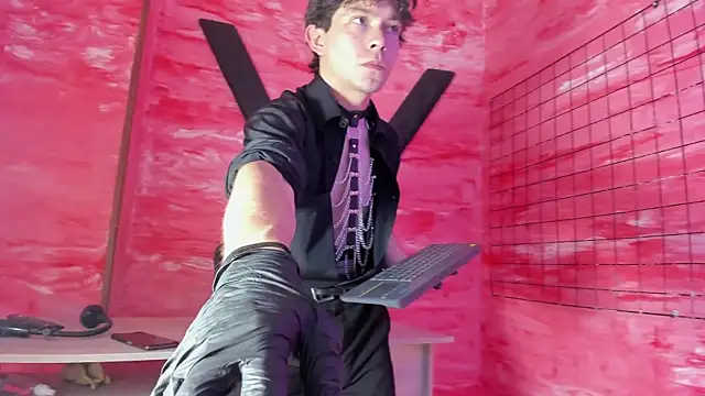 Snapshot of Eliot_X chatting on December 21, 2025, 6:37 pm Eliot X online show from December 21, 2025, 6:37 pm