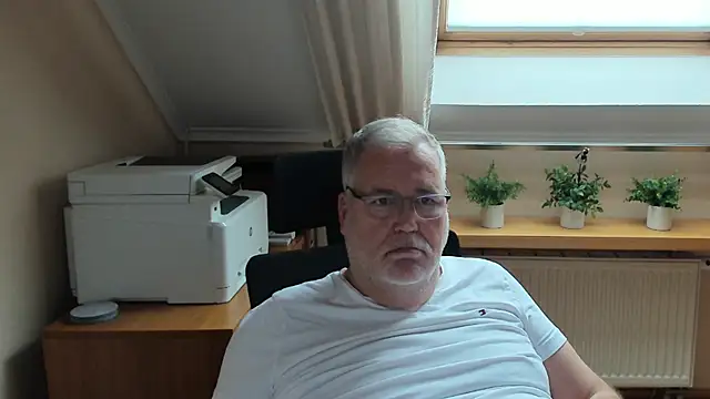 gentlecamsub online show from December 21, 2025, 12:45 pm