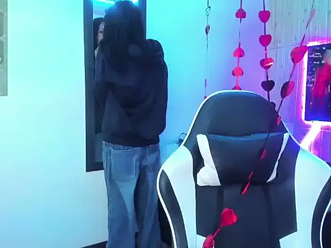 dolly boob online show from February 19, 2026, 3:46 am