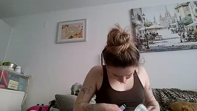 LilyLuck  online show from March 10, 2026, 4:23 pm