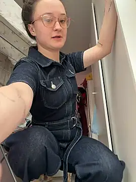 LilyLuck  online show from March 23, 2026, 2:32 pm