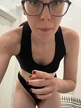 Snapshot of RussianGirls_ chatting on May 31, 2026, 1:07 pm RussianGirls online show from May 31, 2026, 1:07 pm