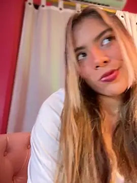 MiaSizzle online show from February 4, 2026, 1:28 pm