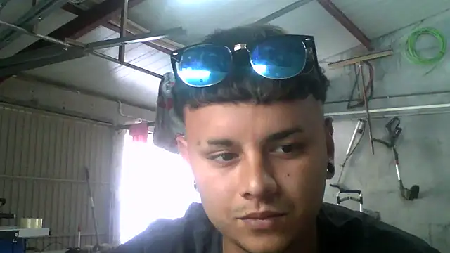 Sickbooy69 online show from April 22, 2026, 12:18 pm