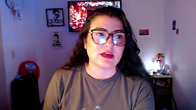 ahrianabluff online show from December 19, 2025, 3:02 am