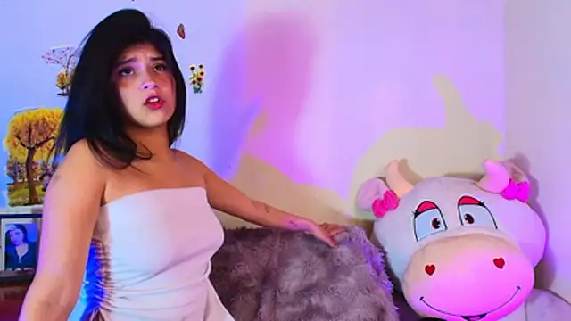 hannaa cute online show from June 15, 2026, 6:54 pm