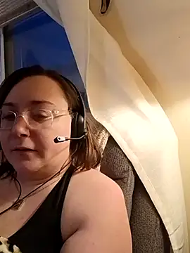 pinkcheetah12 online show from February 8, 2026, 10:57 pm