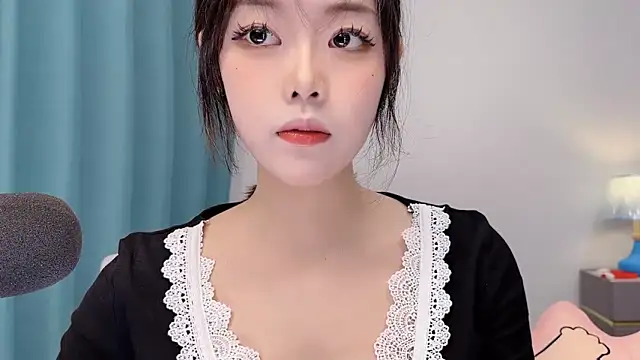 smalldaisy online show from May 1, 2026, 3:33 am