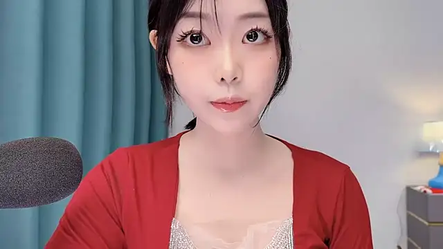 smalldaisy online show from May 3, 2026, 2:06 am