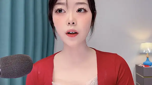 smalldaisy online show from May 8, 2026, 2:28 am