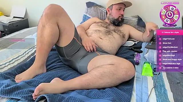 Snapshot of Hairy_bear86 chatting on April 15, 2026, 6:04 pm Hairy bear86 online show from April 15, 2026, 6:04 pm