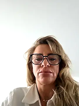 Snapshot of LaLynn chatting on February 26, 2026, 3:55 pm LaLynn online show from February 26, 2026, 3:55 pm