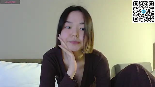 niia mur online show from March 24, 2026, 2:44 pm