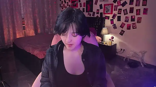 Snapshot of SarahShelby chatting on March 19, 2026, 10:41 am SarahShelby online show from March 19, 2026, 10:41 am