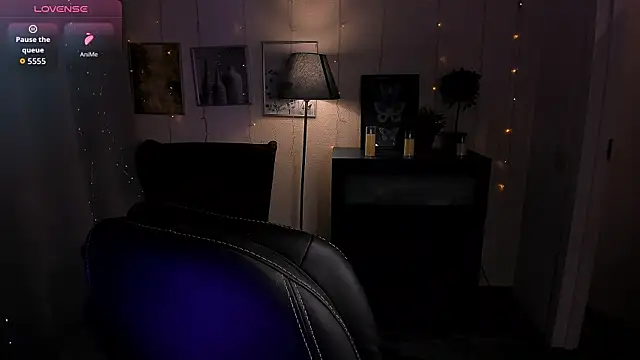 Snapshot of SarahShelby chatting on April 13, 2026, 8:58 pm SarahShelby online show from April 13, 2026, 8:58 pm