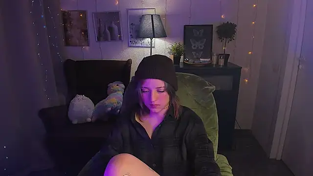 Snapshot of SarahShelby chatting on April 29, 2026, 8:59 pm SarahShelby online show from April 29, 2026, 8:59 pm