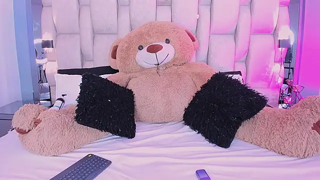  PaulinaDoll  online show from February 16, 2026, 3:46 am