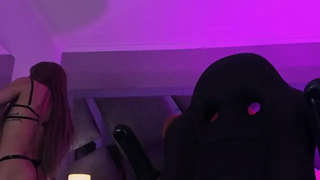 Charlotteinpole online show from March 17, 2026, 3:44 am