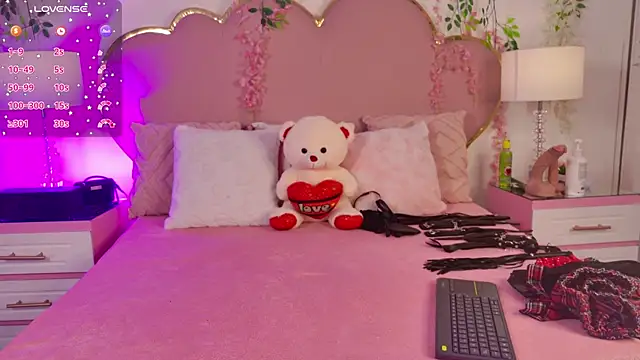 CherylandToni online show from April 28, 2026, 4:06 am