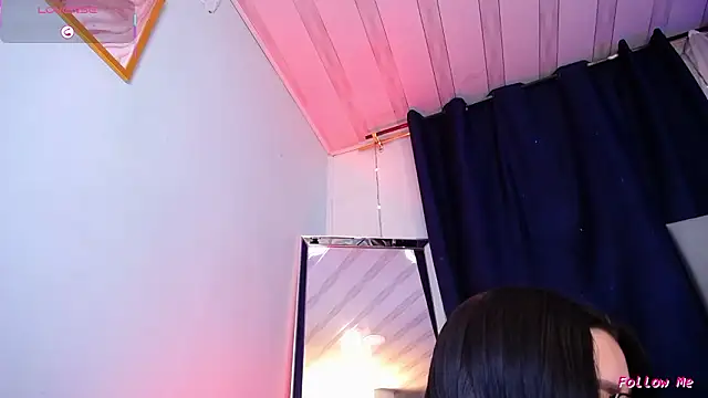 Snapshot of Emilyy05_ chatting on March 4, 2026, 3:01 am Emilyy05 online show from March 4, 2026, 3:01 am