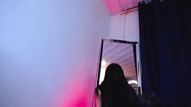 Snapshot of Emilyy05_ chatting on March 16, 2026, 11:53 pm Emilyy05 online show from March 16, 2026, 11:53 pm