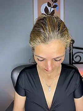 JennaMilf  online show from May 8, 2026, 4:34 pm