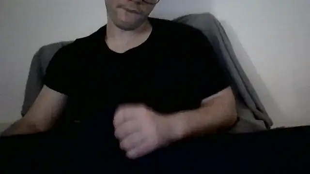 Snapshot of luke25bwc chatting on May 9, 2026, 4:28 am luke25bwc online show from May 9, 2026, 4:28 am