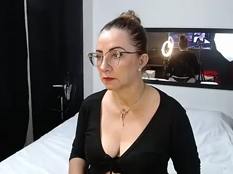 liss curly online show from January 14, 2026, 11:53 pm