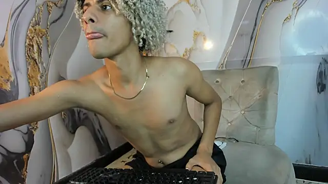 Victor LatinBoy online show from December 22, 2025, 7:00 pm