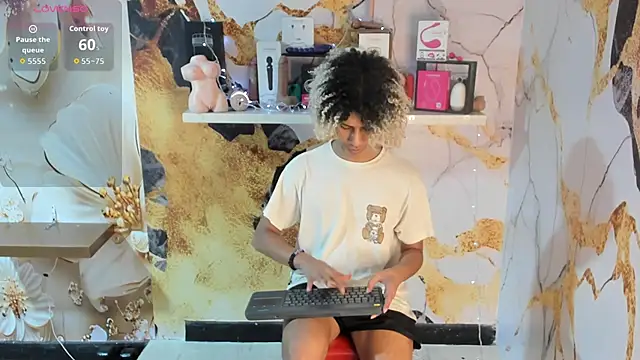 Victor LatinBoy online show from February 28, 2026, 4:57 am