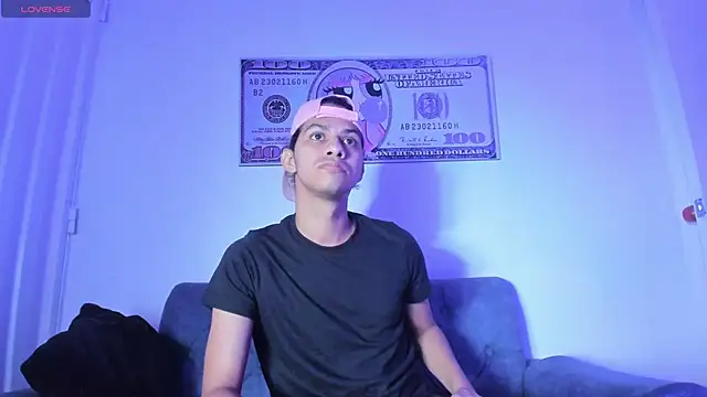 Victor LatinBoy online show from May 5, 2026, 12:02 pm