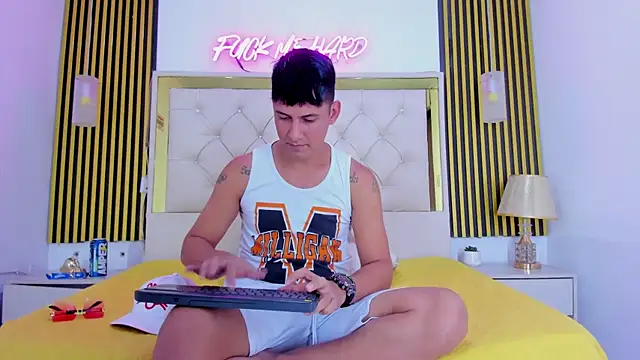 Sweet kevin1 online show from December 21, 2025, 6:20 am