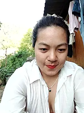 Snapshot of Lucky_cutee chatting on May 14, 2026, 12:06 am Lucky cutee online show from May 14, 2026, 12:06 am