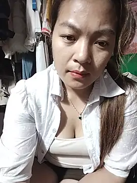 Snapshot of Lucky_cutee chatting on May 20, 2026, 3:34 am Lucky cutee online show from May 20, 2026, 3:34 am