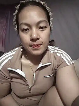 Snapshot of Lucky_cutee chatting on June 2, 2026, 12:45 am Lucky cutee online show from June 2, 2026, 12:45 am