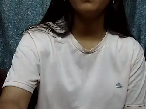 cute Dirty Diva online show from May 6, 2026, 2:40 am