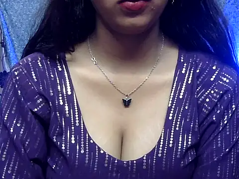 cute Dirty Diva online show from July 3, 2026, 3:18 pm