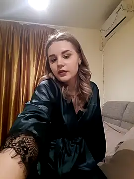 Molly Voss online show from February 23, 2026, 5:54 pm