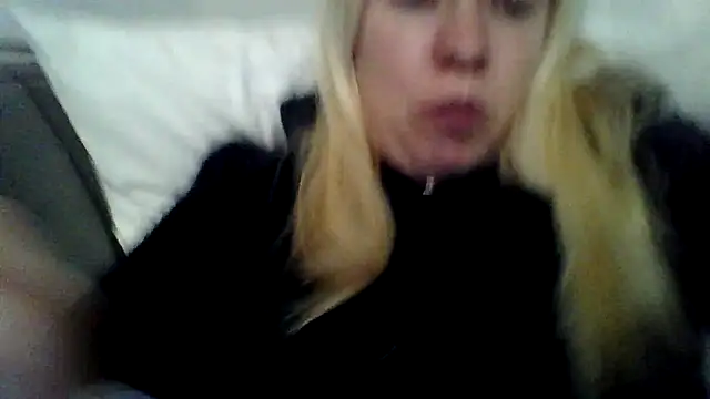 jennyblondeuk online show from March 31, 2026, 7:25 pm
