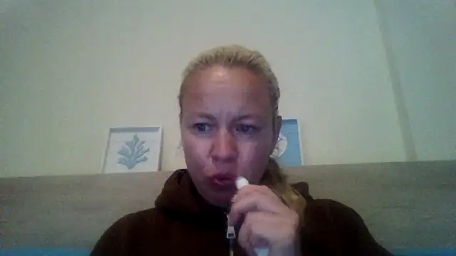 jennyblondeuk online show from May 3, 2026, 6:25 pm