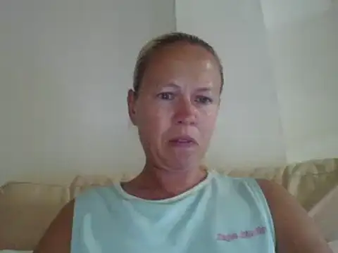jennyblondeuk online show from June 11, 2026, 8:29 pm