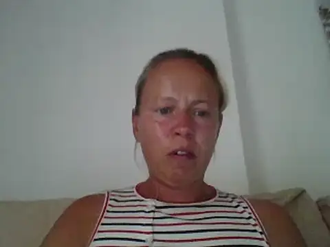 jennyblondeuk online show from June 22, 2026, 6:38 pm