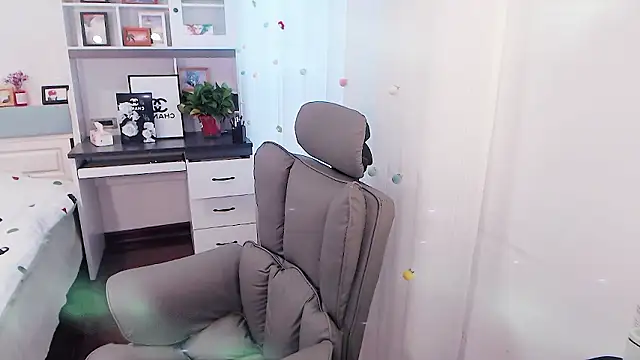 Snapshot of Coke-1996 chatting on January 15, 2026, 6:29 am Coke-1996 online show from January 15, 2026, 6:29 am