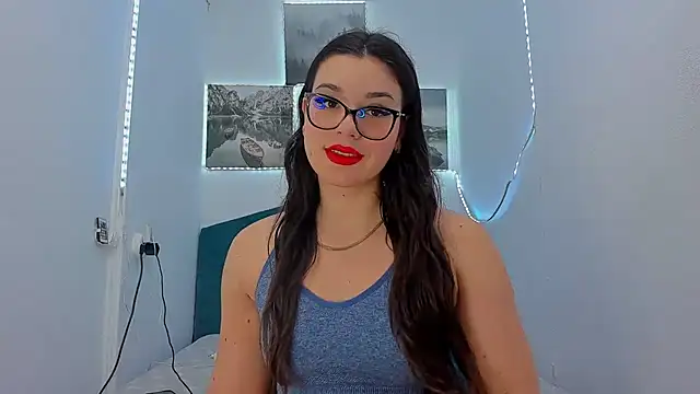 Snapshot of RedAssHottie chatting on January 18, 2025, 4:15 am RedAssHottie online show from January 18, 2025, 4:15 am