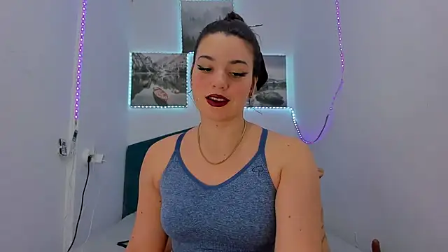 Snapshot of RedAssHottie chatting on March 6, 2025, 4:08 am RedAssHottie online show from March 6, 2025, 4:08 am