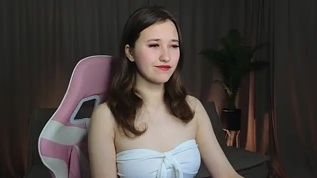 Snapshot of JesseCaits chatting on April 17, 2026, 8:01 pm JesseCaits online show from April 17, 2026, 8:01 pm