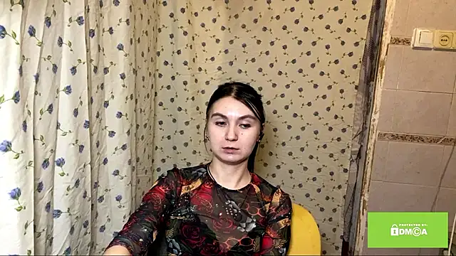 EstherKiester online show from February 3, 2026, 2:53 am