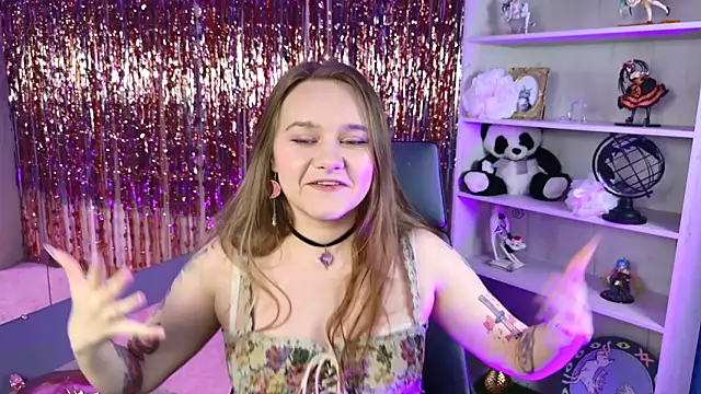 auroranelson online show from April 2, 2026, 5:32 pm