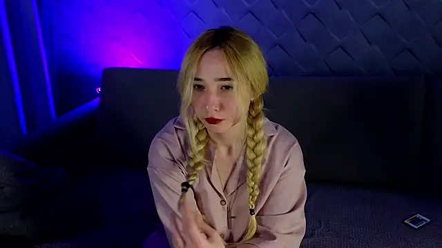 lilcozyvert  online show from December 21, 2025, 10:39 pm